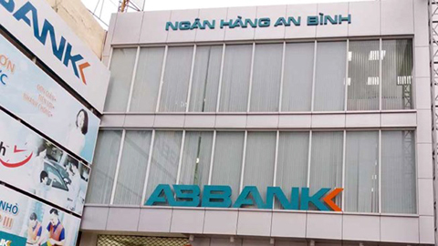 Nguyên giám đốc ABBank Bình Dương bị bắt