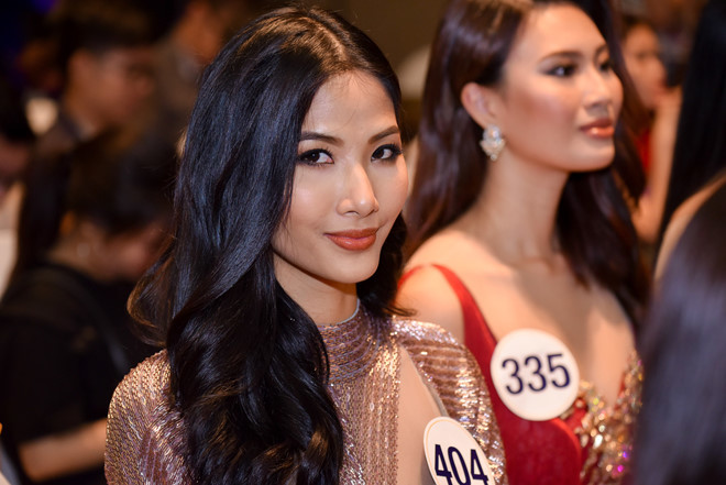 Hoàng Thùy, Mâu Thủy nổi bật giữa Top 70 HH Hoàn vũ VN 2017