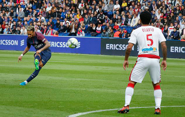 Neymar sút phạt thần sầu, PSG thắng tưng bừng 6-2