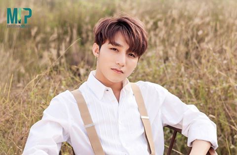 Sơn Tùng phát hành tự truyện ở tuổi 23