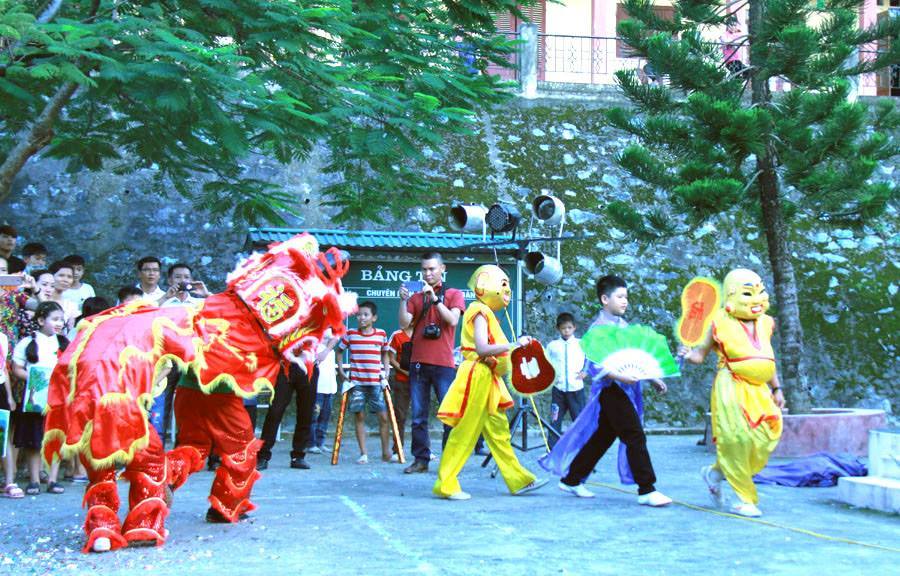 Nụ cười Mường Lát