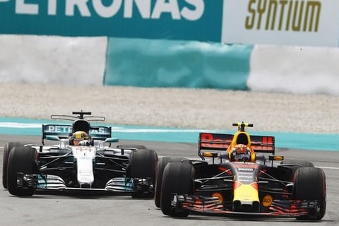 Qua mặt Hamilton, Max Verstappen vô địch Malaysia GP 2017