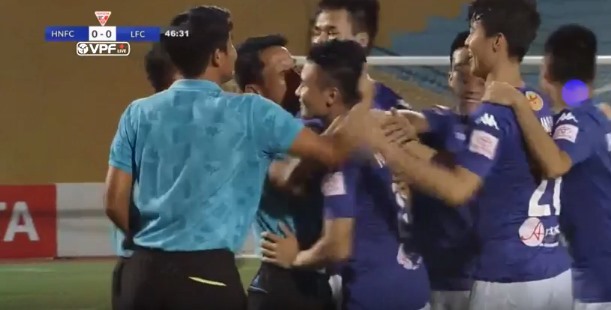 Quay chậm siêu phẩm kiểu Ronaldo của Quang Hải