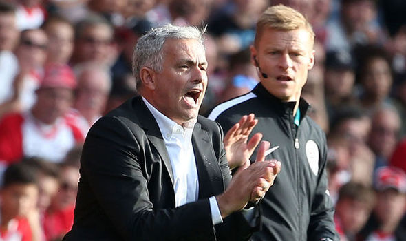 MU: Cạm bẫy và canh bạc của Mourinho