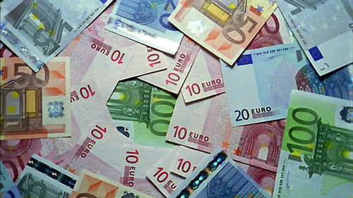 Tỷ giá ngoại tệ ngày 3/10: Châu Âu bất ổn, USD lập tức lên giá