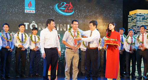 PV GAS tôn vinh 23 lao động tiêu biểu