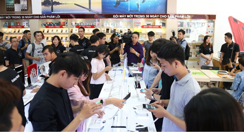 ‘Làm phải lớn’-Galaxy Note8 mở bán hoành tráng trên cả nước