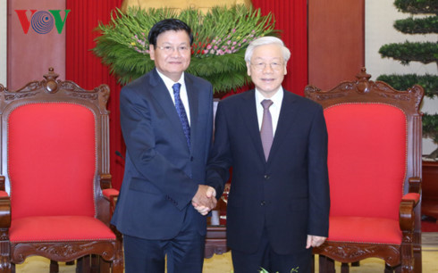 Tổng bí thư Nguyễn Phú Trọng tiếp Thủ tướng Lào Thongloun Sisoulith