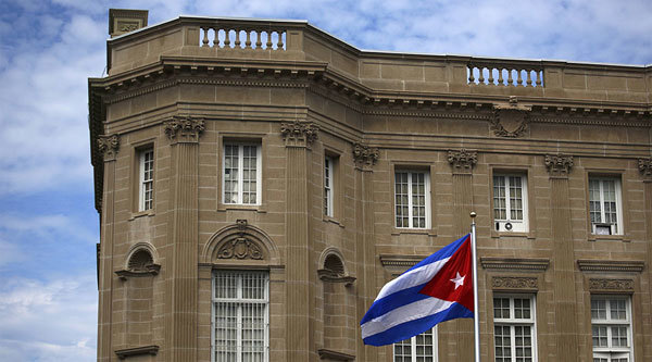 Mỹ trục xuất 15 nhà ngoại giao Cuba