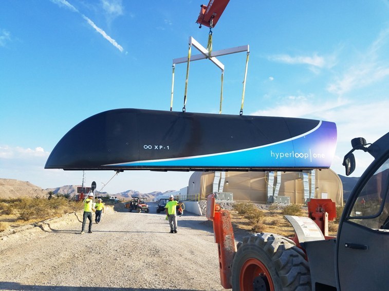 Mỹ chạy thử tàu Hyperloop One, chở người siêu tốc bằng đệm không khí