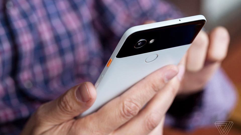 Google Pixel 2 XL cháy hàng 3 tiếng sau ra mắt