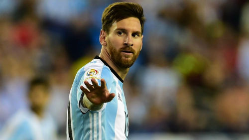 Argentina 0-0 Peru: Messi suýt lập siêu phẩm