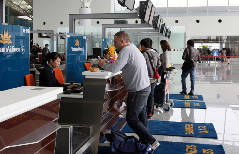 Nhân viên hàng không, đại lý vé tuồn thông tin của khách