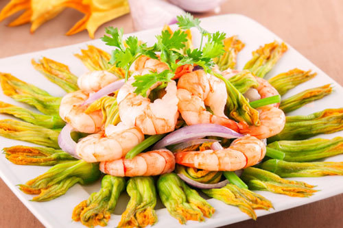 Độc đáo nấu món ngon cùng với những bông hoa