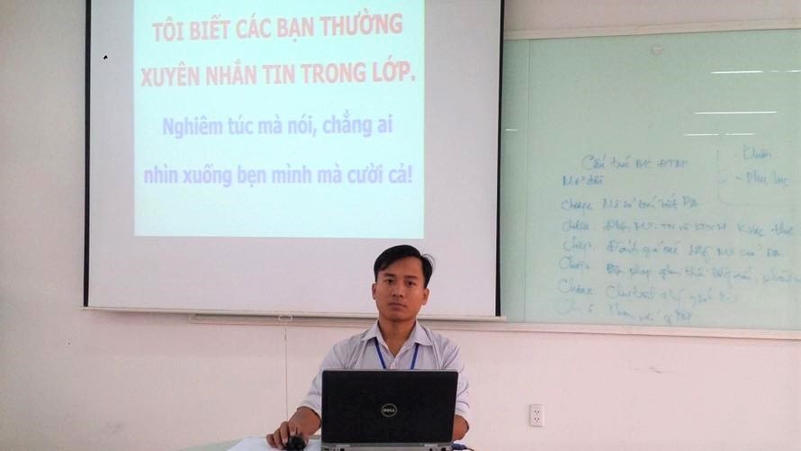 “Nghiêm túc mà nói, chẳng ai nhìn xuống bẹn mình mà cười cả”