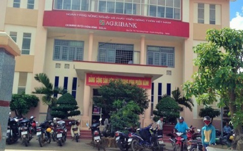 Bắt nguyên 4 cán bộ NH Agribank để 'thụt két' hơn 100 tỷ đồng