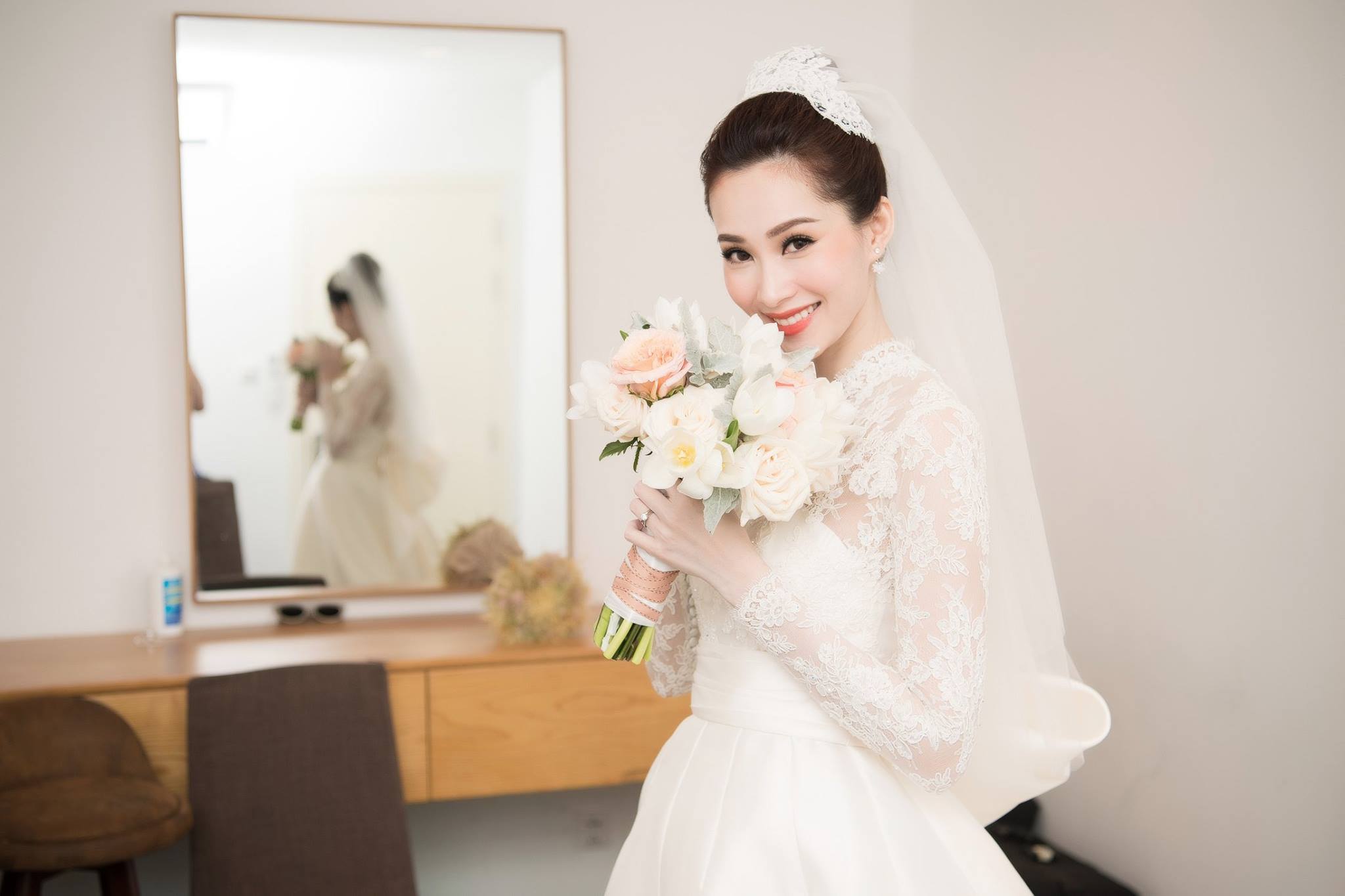 Đặng Thu Thảo: Cô gái thuần nông, thợ trang điểm thành cô dâu tỷ phú