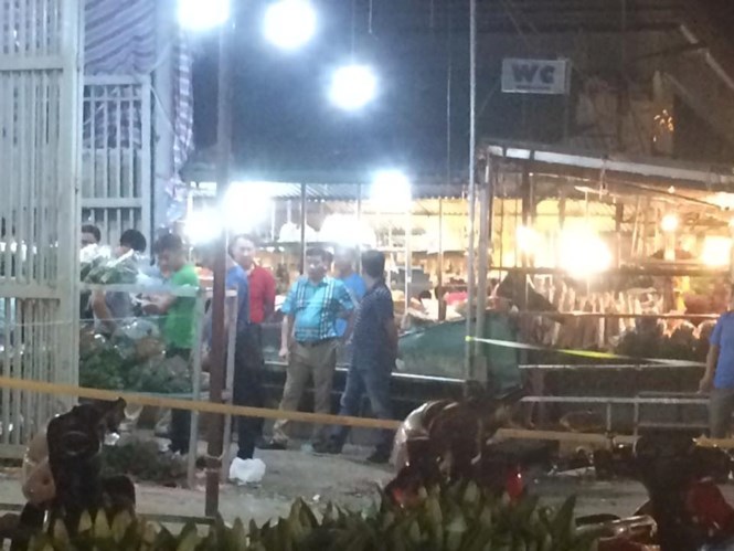 Hà Nội: Thiếu niên bị đâm tử vong ở chợ hoa Quảng An