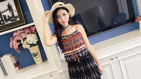 Tuyệt chiêu chọn đầm họa tiết thổ cẩm cho cô nàng yêu màu sắc