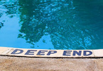 “Off the deep end” có nghĩa là gì?