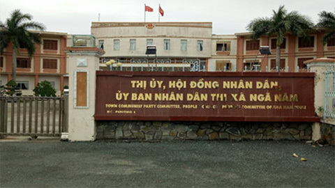 Phó Chánh thanh tra bị cảnh cáo Đảng vì...cắn người