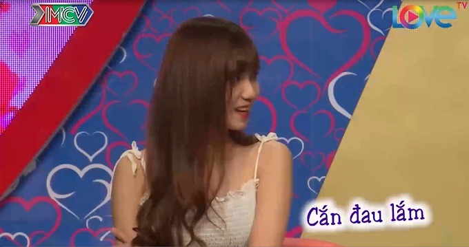 Cô nàng hot girl có thói quen 'kinh dị' được dân mạng lùng sục