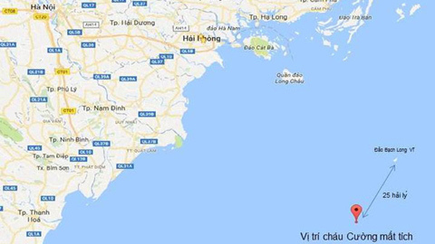 Đi vệ sinh trên tàu, một thiếu niên rơi xuống biển