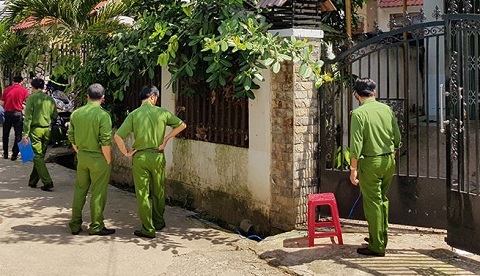 Nhà dân bị cài chất nổ để dằn mặt