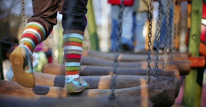 Chơi cùng con có thể gây hại cho sự thành công sau này