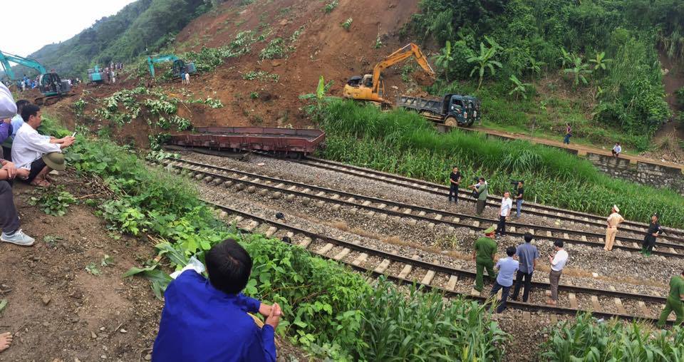Lo ngại khu vực núi lở vùi lấp tàu ở Yên Bái có bom