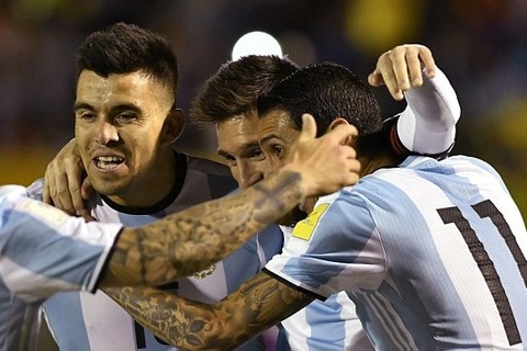 Ecuador 1-3 Argentina: Messi lập hat-trick