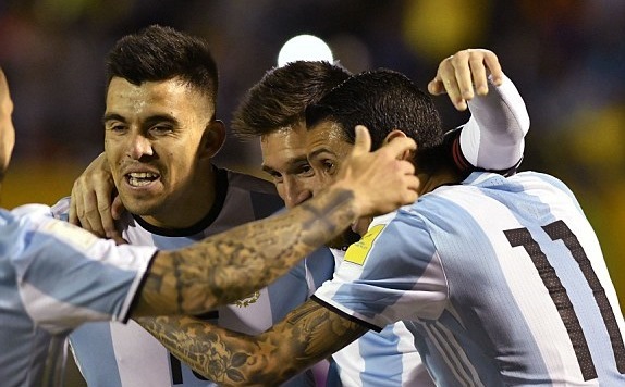 Ecuador 1-3 Argentina: Messi lập hat-trick