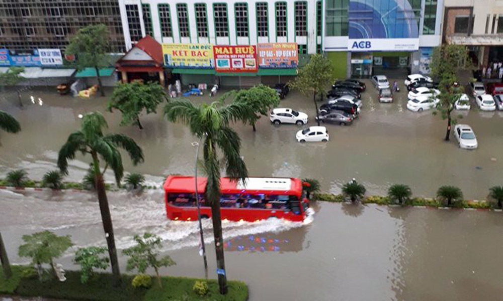 Thủ tướng yêu cầu triển khai biện pháp khẩn cấp ứng phó mưa lũ