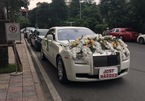 Cặp đôi siêu xe Rolls-Royce và dàn xe sang rước dâu tại Hà Nội