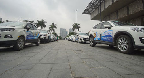 Drivadz- startup Việt trong thị trường quảng cáo ô tô cá nhân