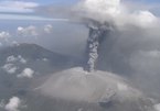 Núi lửa Nhật Bản 'thức giấc', phun tro bụi cao 2.000m