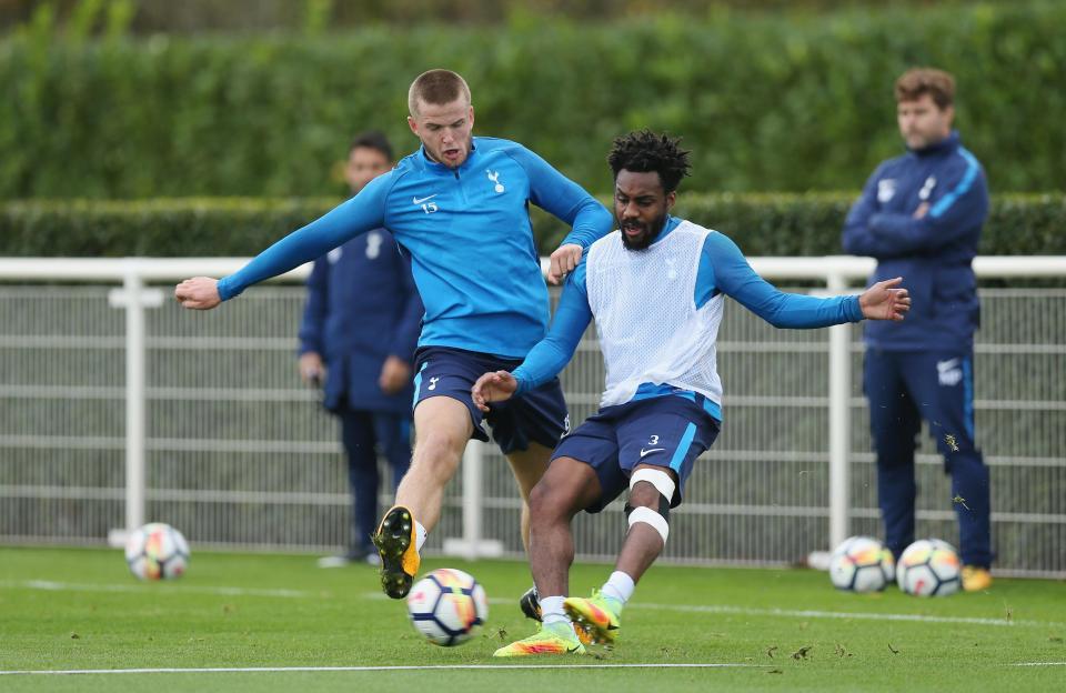 MU trải thảm đỏ đón Danny Rose, Conte sắm 