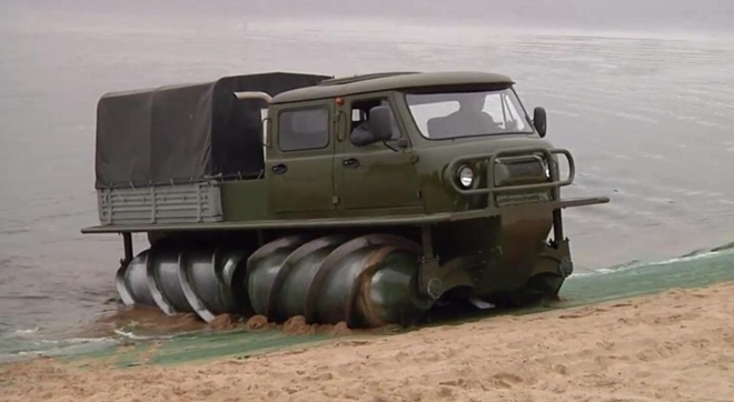 Mẫu xe độc của Nga 'chấp hết' mọi địa hình