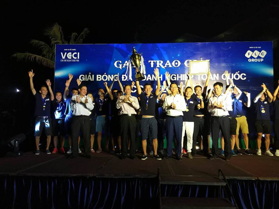 Đội bóng cũ của Quốc Vượng nhận nhiều giải thưởng