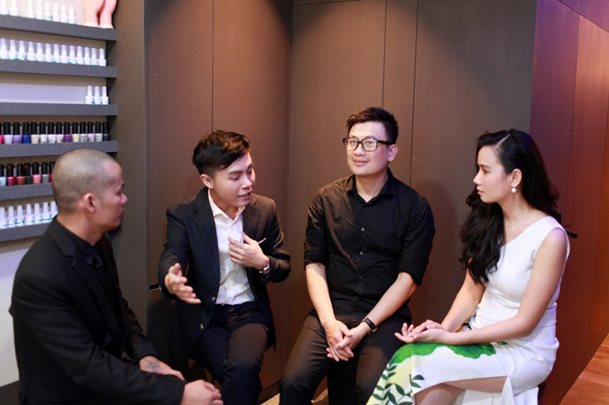 Lương Giang hội ngộ nhà tạo mẫu tóc trẻ tại Singapore