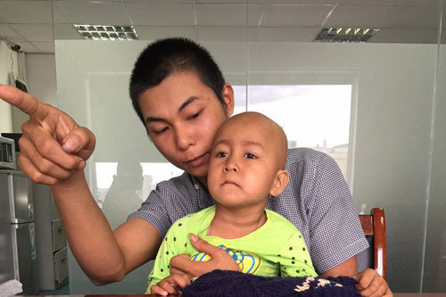 Bé gái 3 tuổi ung thư gan cầu cứu