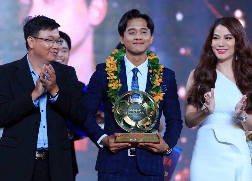 Vì sao Mai Tài Phến trở thành nam chính trong 2 MV hot nhất hiện nay?