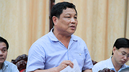 Chức vụ thật, bổng lộc thật, dùng bằng giả khó mà từ chức