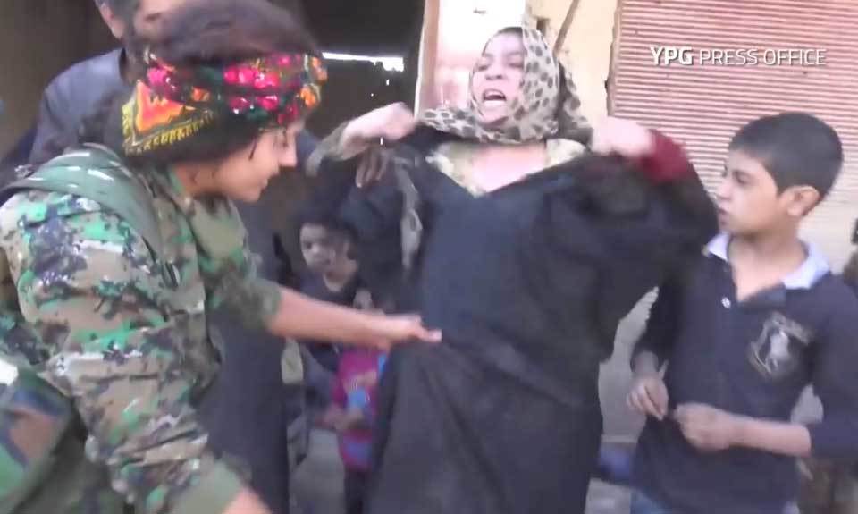 Phản ứng của những phụ nữ vừa thoát khỏi tay IS