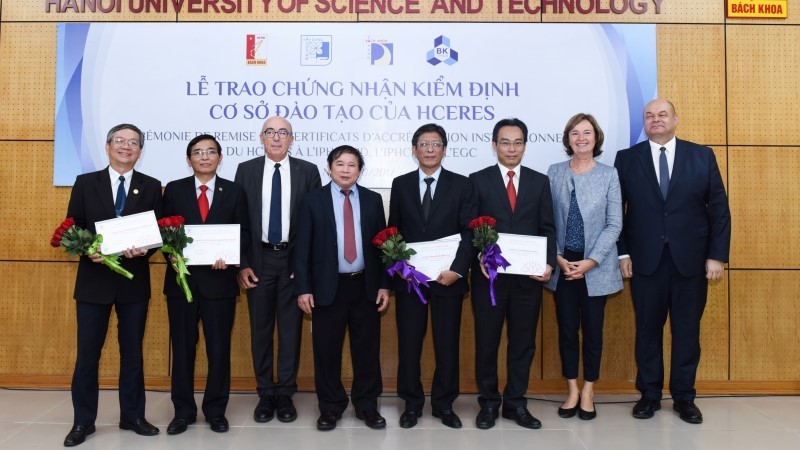 4 trường đại học đầu tiên của Việt Nam nhận chứng nhận kiểm định quốc tế