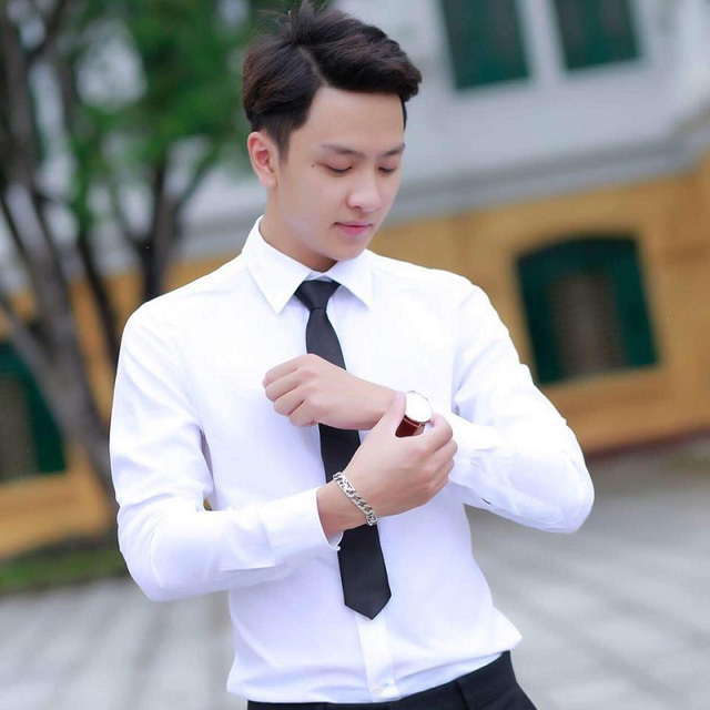 'Hot boy kỷ yếu' khiến các cô gái rần rần xin link Facebook