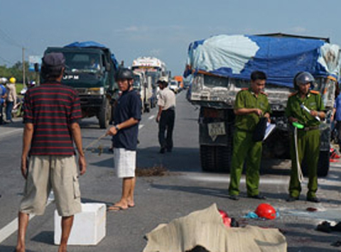 Nữ sinh chết thảm trên đường đến trường