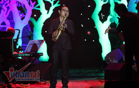 Trần Mạnh Tuấn với 