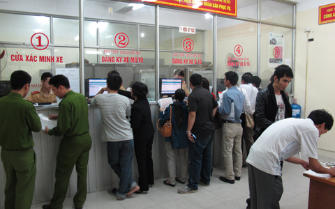 Thuế trước bạ giảm, ồ ạt sang tên chính chủ