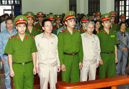 Xét xử vụ Đoàn Văn Vươn
